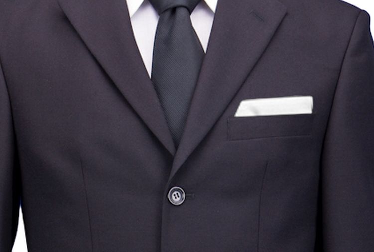Business Anzüge in schwarz mit 3 Knopf und 2 Knopf Sakko  aus Schurwolle