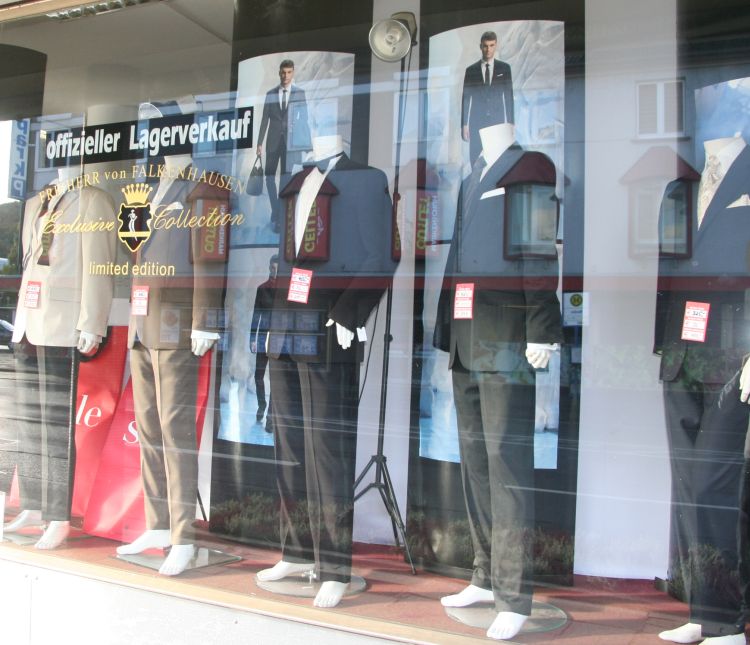Herrenanzüge für Gala und Co Dinner Jacket, Frack, Smoking Anzug und Hochzeitsanzüge im Sale HAgen