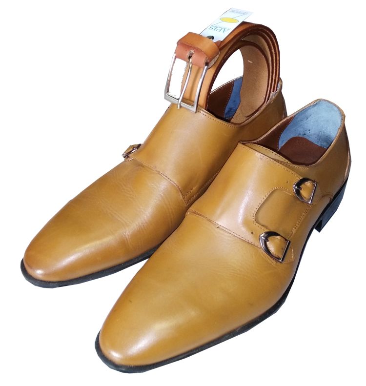 Monks Lederschuhe in hell braun mit Ledergürtel und Doppelschließe